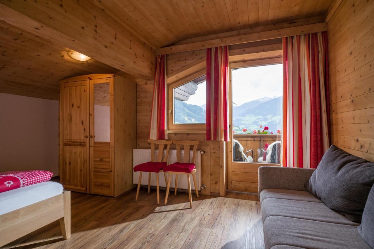 Hauser'S Ferienwohnungen Zell am Ziller Esterno foto